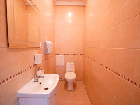 комерційна за адресою Антоновича вул. (Горького), 33в