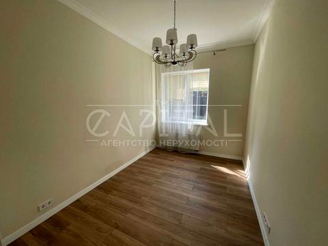 будинок за адресою смт. Козин, Козин