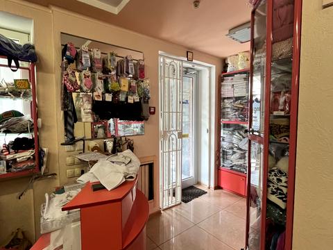 комерційна за адресою Воскресенська вул. (Леніна), 1