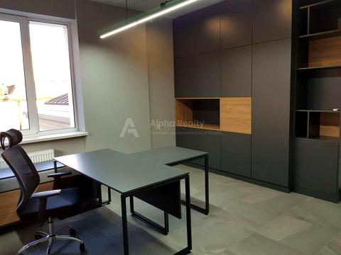 комерційна за адресою Саксаганського вул., 37-К