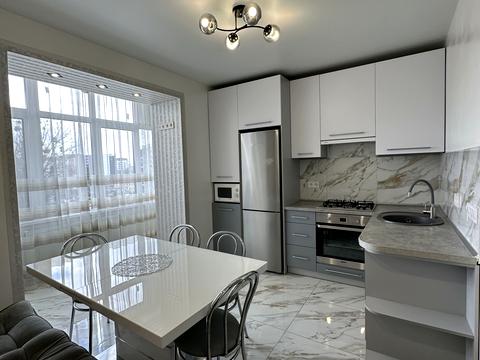 квартира за адресою Макогона вул., 25