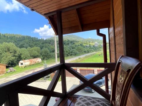 дом по адресу Лазівська