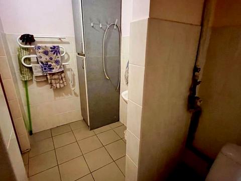 комерційна за адресою Василя Симоненка вул., 45
