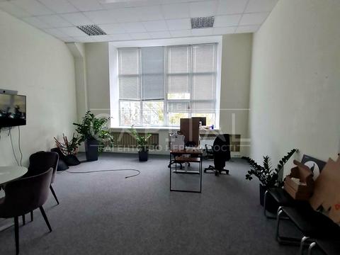 коммерческая по адресу Дениса Монастирського ул. (Василя Сурікова), 3А