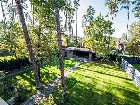 будинок за адресою с. Плюти, Лісова