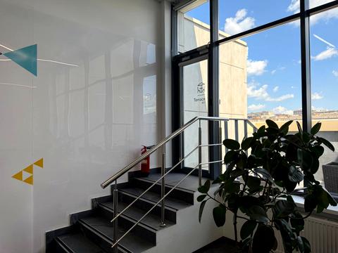 комерційна за адресою Сім'ї Прахових вул. (Гайдара), 50