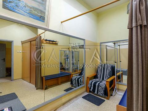 комерційна за адресою Івана Пулюя вул., 1