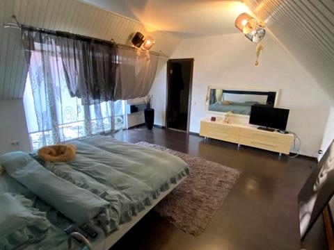 будинок за адресою Свято-Покровська вул. (Леніна)