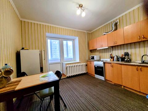 квартира за адресою Анни Ахматової вул., 9/18