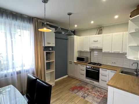 квартира по адресу Шкільна ул., 5