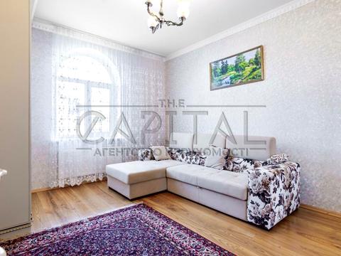 будинок за адресою Центральна вул., 1