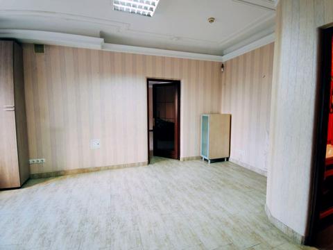 комерційна за адресою Дмитра Вітовського вул. (), 27