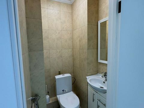 комерційна за адресою Сихівська вул., 4