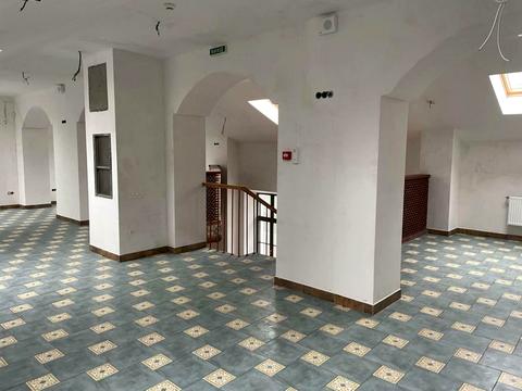 комерційна за адресою Катерининська, 14