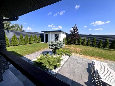 будинок за адресою с. Загальці, миру