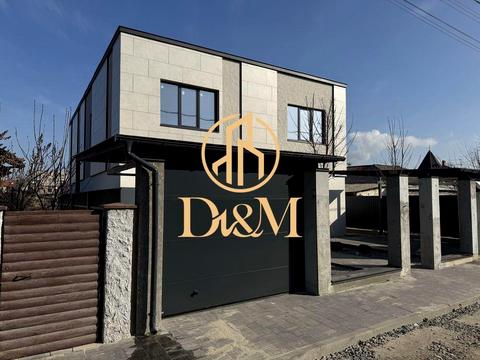 будинок за адресою Листопадна вул.