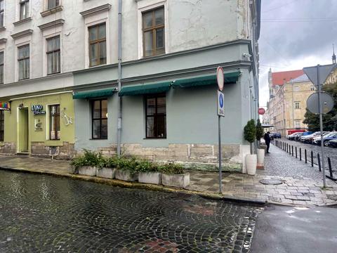 коммерческая по адресу Театральная ул., 20