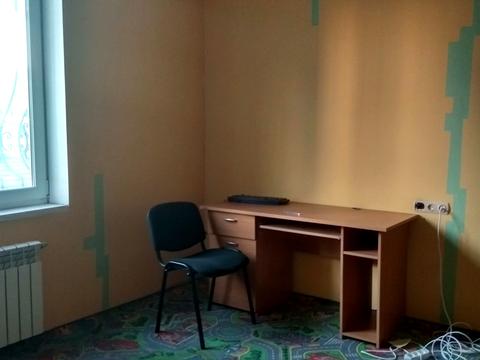паркомісце за адресою Квітневий пров., 1