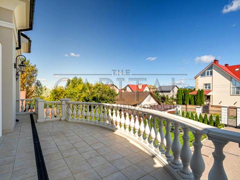 будинок за адресою Молодіжна вул.