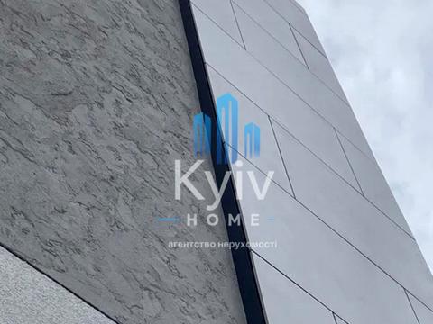 будинок за адресою Листопадна вул.