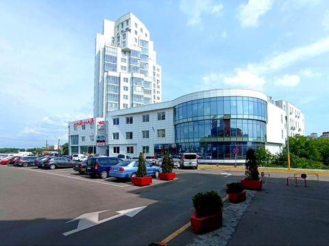 комерційна за адресою Степана Бандери вул., 2/1а