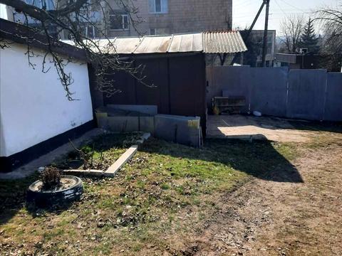 будинок за адресою Центральна вул. (Жовтнева), 1