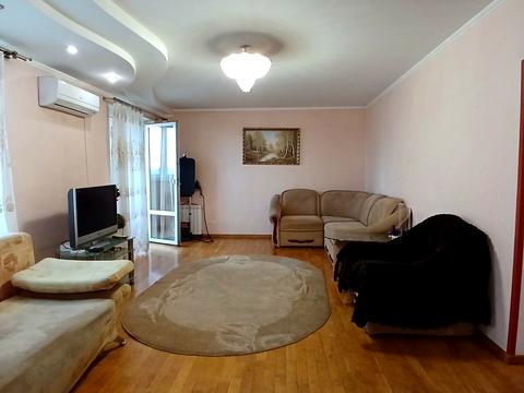 квартира за адресою Анни Ахматової вул., 43