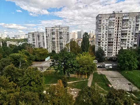 комната по адресу Голосеевский просп. (40-летия Октября), 13