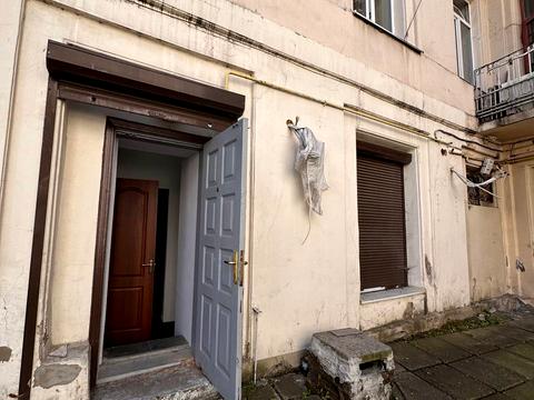комерційна за адресою Пекарська вул., 17