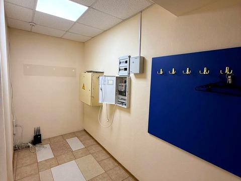 комерційна за адресою Раїси Окіпної вул., 8