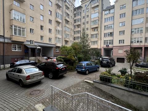 квартира за адресою Володимира Великого вул., 10