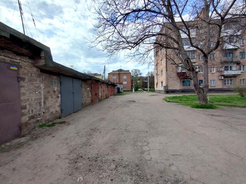 паркомісце за адресою Українська вул., 122