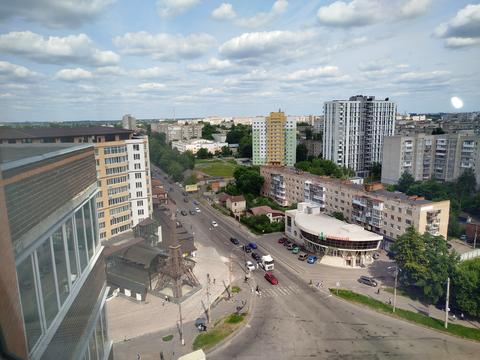 комерційна за адресою Чорновола вул., 29