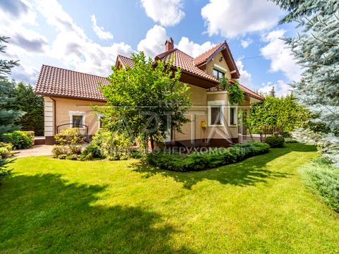 будинок за адресою с. Старі Петрівці, садова