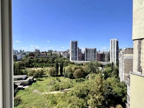 квартира за адресою В'ячеслава Чорновола вул., 14