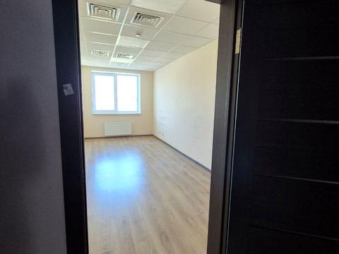 комерційна за адресою майдан Незалежності пл., 2
