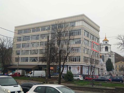 комерційна за адресою Верхній Вал вул., 2