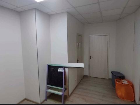 комерційна за адресою Райдужний масив вул., 20