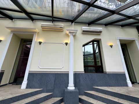 комерційна за адресою Бельведерська, 8