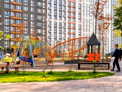 комерційна за адресою Дніпровська набережна вул., 16-Г