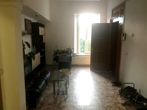 комерційна за адресою Дмитра Яворницького просп. (Карла Маркса), 67а