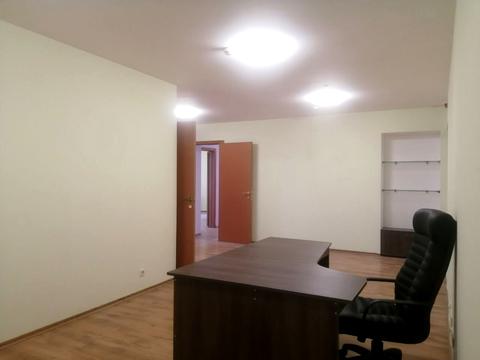 комерційна за адресою Ливарна вул., 6