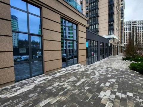 комерційна за адресою Університетська вул., 3/1