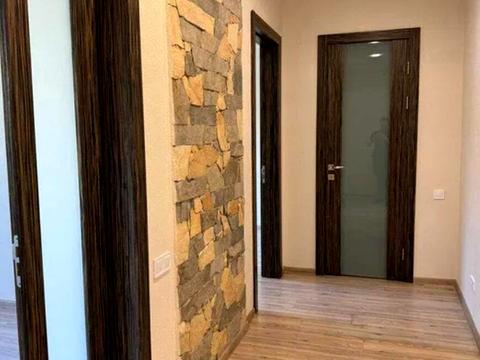 комерційна за адресою Прорізна вул., 4