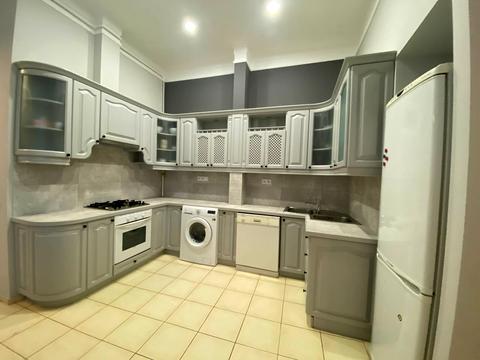 квартира по адресу Малая Житомирская ул., 5