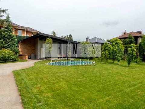 будинок за адресою Молодіжна вул.