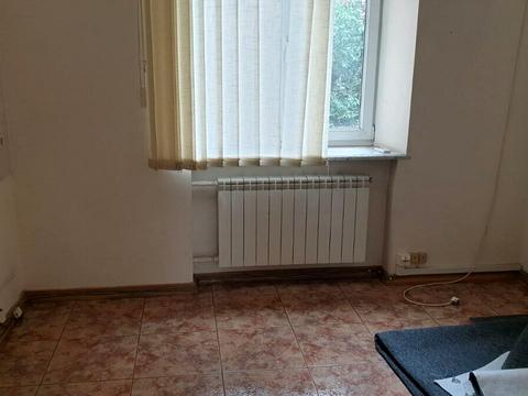 комерційна за адресою Інститутська вул., 24/7