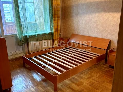квартира за адресою Анни Ахматової вул., 15