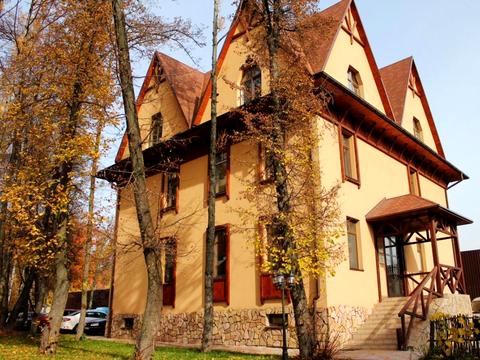 комерційна за адресою Берестейське шосе (Брест-Литовське), 8