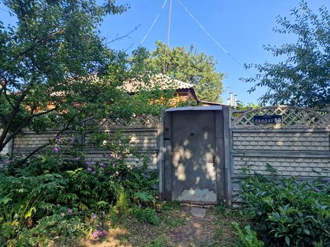 будинок за адресою Льва Ландау, 80